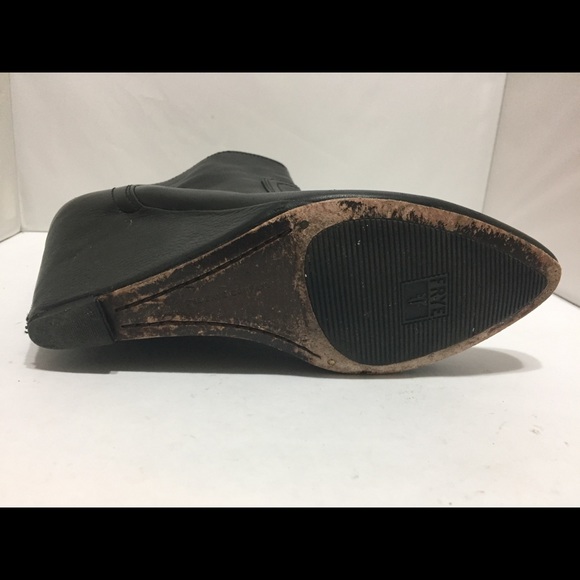 Frye "Regina" Wedge Ankle Boots Black Leather 7M - Picture 10 of 12